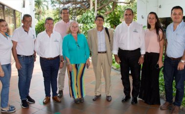 Milena Quiroga, Álvaro Lenis, Jorge Arenas, Jorge Pinzón, Melva Álvarez, Edgar Orellana, el emisario del Banco Interamericano de Desarrollo, BID; el director de Corponor, Gregorio Angarita; Sandra Gómez y Jorge Gómez. Alfredo Estévez