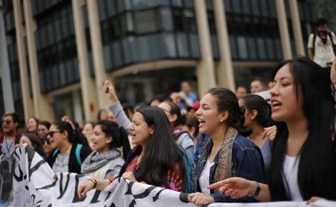 En redes sociales se han publicado decenas de fotos y vídeos de estudiantes que apoyan el movimiento tras los enfrentamientos con el ESMAD y los casos de corrupción.  Colprensa