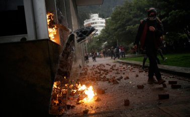 Los hechos se registraron este viernes en horas de la tarde, en medio de la manifestación organizada por estudiantes de las universidades públicas y privadas. Colprensa