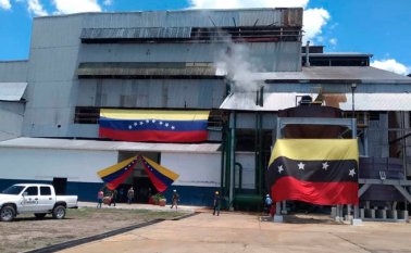 El central azucarero de Ureña se encontraba fuera de servicio desde el 2015 y se propuso una meta de producir 200 toneladas de azúcar diaria para subsanar la poca oferta que hay actualmente en el mercado venezolano. Eilyn Cardozo/La Opinión