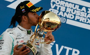 Hamilton cuenta ahora con 73 unidades más que Bottas en la clasificación de pilotos, con cinco pruebas por disputarse este año. AFP