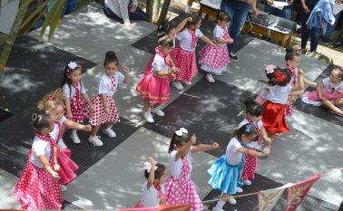 Las alumnas de preescolar demostraron sus habilidades para el baile. Cortesía de Alfonso Cárdenas