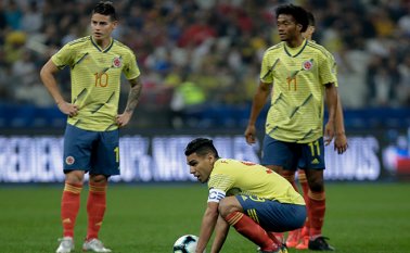 James Rodríguez y Radamel Falcao García son sin duda las estrellas más conocidas en el fútbol colombiano y se han abierto campo en el exterior. Su ausencia en la lista genera opiniones divididas.  Archivo Colprensa