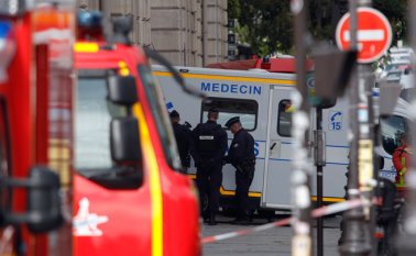 La agresión, un hecho inédito dentro de la historia de la policía francesa, se produjo en el cuartel general en pleno centro de París, cerca de la catedral de Notre Dame. AFP