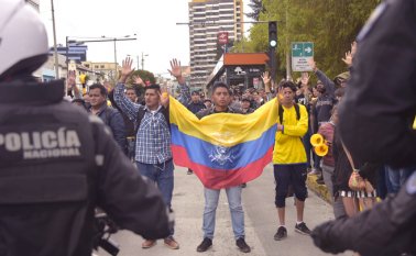 En los violentos disturbios callejeros de las últimas horas 35 personas resultaron heridas, incluidos 21 policías. AFP