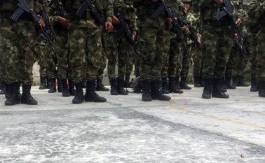 Un fallo de tutela favoreció a un joven quien mediante ese mecanismo de amparo no prestará el servicio militar en Colombia.
Colprensa