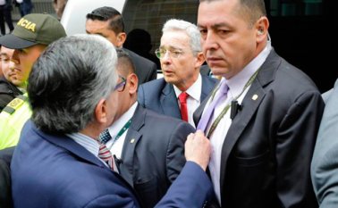 Álvaro Uribe.  Twitter