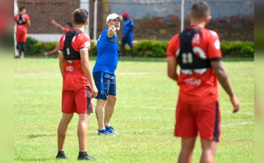 El equipo trabajó el manejo del balón en la mitad del campo y por los costados para hacer un mejor juego ante el Medellín. Juan Pablo Bayona / Cúcuta Deportivo