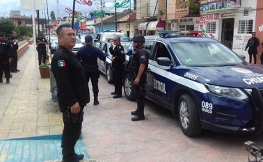 Las autoridades estatales de Chiapas, México, llegaron a Las Margaritas para poner orden tras los acontecimientos violentos hacia el alcalde por parte de la comunidad indígena. @InfoChiapasMX