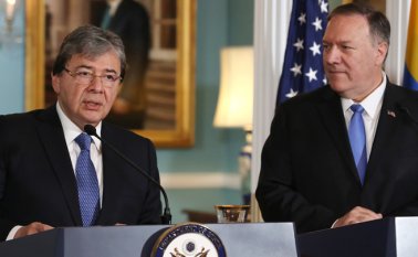 Canciller Carlos Holmes Trujillo y el jefe de la diplomacia de Estados Unidos, Mike Pompeo. AFP
