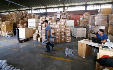 En este decreto, incluido en la ley de financiamiento, se regula la importación de mercancías que se producen en zonas francas con materias primas nacionales y nacionalizadas.
Archivo