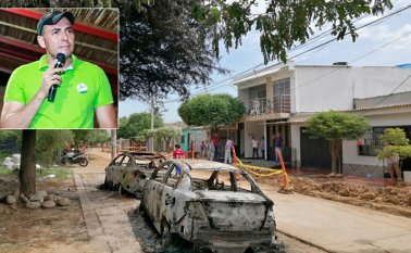 Los vehículos estaban parqueados diagonal a la vivienda del candidato. Laura Serrano