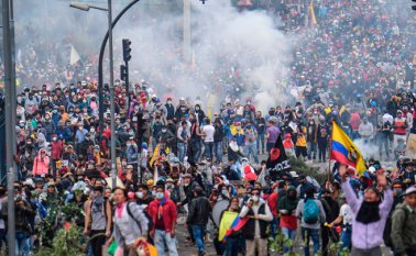 Las manifestaciones dejan siete muertos, 1.340 heridos y 1.152 detenidos según la Defensoría del Pueblo. AFP