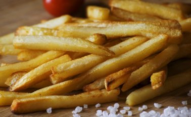 Bélgica produjo el año pasado unos 2 millones de toneladas de patatas fritas congeladas, según datos de Belgapom. El 90% de la producción se exporta y un tercio va fuera de la UE. Pixabay referencial