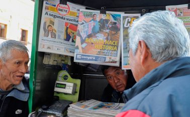 Morales, de 59 años, confía en que el voto rural y del exterior volcará el resultado a su favor para asumir nuevamente el 22 de enero. AFP