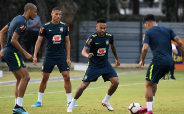 Neymar se lesionó durante el amistoso de la selección brasileña contra Nigeria el pasado 13 de octubre en Singapur. Archivo