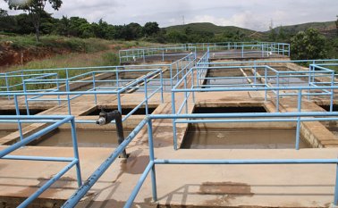 A la audiencia de la convocatoria pública asistieron el alcalde de Villa del Rosario, Pepe Ruiz y Julieth Hernández Delgado, delegada en representación de Mazars Colombia S.A.S, firma que ejerce la contraloría al proceso de intervención de Eicviro. Archivo