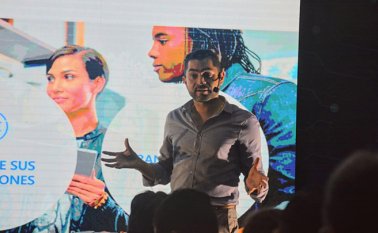 Georgean Britton, gerente de ventas de Microsoft en Colombia, dijo que bien aplicado el Big Data puede predecir las fallas y los resultados de los procesos productivos. Cortesía