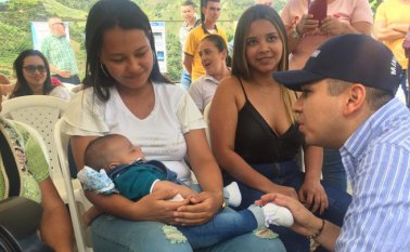En Teorama estuvo el ministro de Vivienda, Jonathan Malagón; el viceministro de Agua, José Luis Acero; el Embajador de Estados Unidos, Philip Seth Goldberg; el director de la Oficina de Programas de la Agencia de los Estados Unidos para el Desarrollo Internacional-USAID, Christopher Saenger, entre otros funcionarios y representantes de la empresa privada. Javier Sarabia