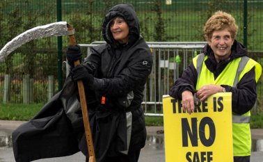 En el Reino Unido grupos ambientalistas han librado una batalla contra el fracking, por considerarlos nocivo y letal. AFP