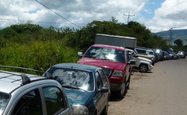 En la actualidad el gobierno venezolano envía al Táchira unos 74 millones de litros menos que en 2012. Archivo