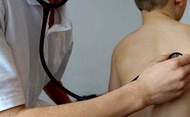 Según la Organización Mundial de la Salud (OMS), la neumonía es responsable del 15% del número total de fallecimientos de niños de menos de cinco años en el mundo. Pixabay referencial