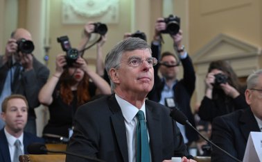 William Taylor, el principal diplomático de Washington en Kiev, dijo que a Trump "le importaba más" que el gobierno ucraniano investigara a su rival demócrata Joe Biden que la situación en Ucrania, en lucha contra separatistas respaldados por Rusia.  AFP