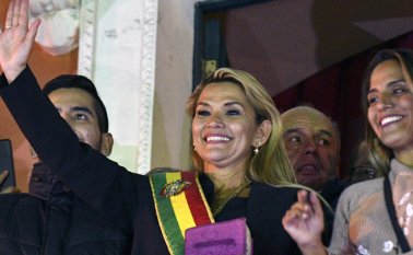 En el diálogo participan delegados de la presidenta interina Jeanine Áñez y congresistas del Movimiento Al Socialismo (MAS). AFP