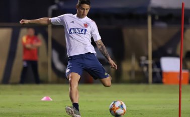 Al parecer, James Rodríguez tiene un problema en su rodilla. Tomada de Twitter @jamesdrodriguez