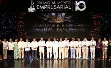 La décima versión del premio empresarial se llevó a cabo el jueves en el Teatro José Consuegra Higgins de Barranquilla. Se entregaron 18 galardones en diferentes categorías. Cortesía
