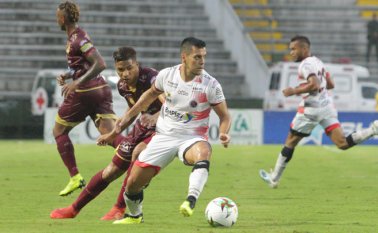 Cúcuta Deportivo sumó ayer su primera victoria en los cuadrangulares y llegó a cuatro puntos que lo dejan con posibilidades de seguir soñando con la final. Colprensa