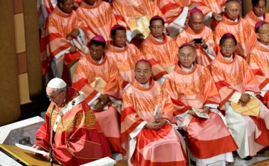 El Papa Francisco habló ayer en su visita a Tailandia sobre el desafío de las migraciones, que considera “uno de los principales problemas morales que enfrenta nuestra generación”. AFP