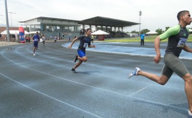 Atletismo era otro de los deportes en vilo por el tema de reconocimiento Deportivo. Archivo