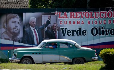 El tercer aniversario de la muerte de este líder de la revolución tiene como telón de fondo el reforzamiento del bloqueo que mantiene Washintong desde 1962. El gobierno del actual presidente, Miguel Díaz-Canel, rechaza esta medida de Estados Unidos. AFP