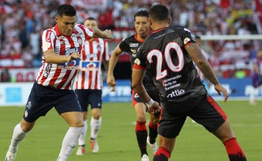 En el primer juego contra los tiburones, en el estadio General Santander, los motilones lo perdieron 3-1. Colprensa