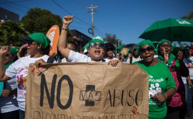 ‘La marcha de las Mariposas’ fue el nombre de la manifestación de unas 200 personas, quienes recorrieron el centro de Santo Domingo. AFP