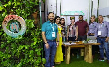 Marcel Quintero (cirujano de tórax ) Intorax , Jenny Rodríguez, Paola Barrera, María Mónica Torres, Saúl Sandoval, Martha Lucía López y Daniel Arenas.
Cortesía