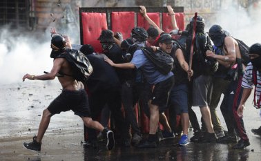 Solo por saqueos la policía ha detenido a 4.857 personas. AFP