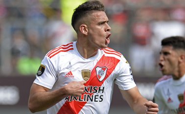 Borré siempre muestra sacrificio y esfuerzo para presionar sobre la salida rival y aportar varias veces como punto de apoyo en el ataque. AFP