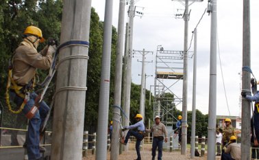 Las empresas prestadoras de servicios no fueron tenidas en cuenta para los beneficios del régimen tributario especial de la ZESE, pero los contadores resaltaron que estas también han sufrido con la economía de los últimos años. Archivo La Opinión