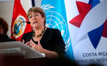 La expresidenta chilena abordó el tema en un seminario sobre mujeres afrodescendientes en América Latina, organizado por la vicepresidenta costarricense Epsy Campbell. AFP