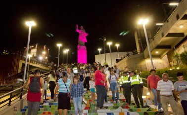Tras cuatro aplazamientos para la entrega de las obras, la noche de este viernes, la Alcaldía de Cúcuta inauguró el monumento Cristo Rey, en el barrio La Cabrera. Alfredo Estévez