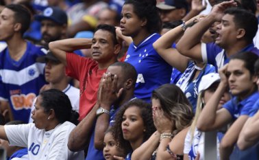 El equipo de Belo Horizonte estaba obligado a ganar al Palmeiras y que el Ceará, su rival en la lucha para salir del descenso, perdiera en su visita al Botafogo. AFP