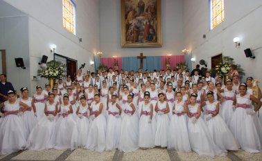 El padre Fabián Stapper ofició la ceremonia. Alfredo Estévez