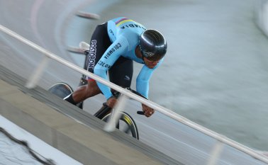 Kevin Santiago Quintero logró coronarse campeón de la modalidad Keirin. Colprensa