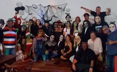 Se disfrazaron de personajes de terror. La Opinión