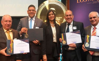 El ingeniero Ivaldo Torres, estuvo acompañado por directora de la oficina de Autoevaluación y Acreditación Institucional, Judith Cristancho Pabón, la vicerrectora académica, Laura Villamizar, la subdirectora de calidad, Elsy Peñaloza y rectores de otras instituciones como Héctor Parra de la UFPS. Cortesía