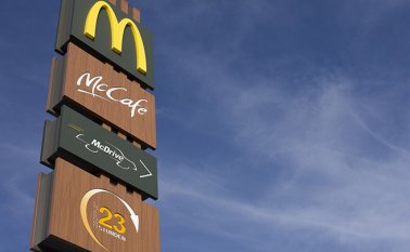 Las víctimas son Carlos Campos y Alexandra Porras, quienes habían terminado recientemente la secundaria y trabajaban en el turno nocturno desde hacía seis meses en ese local de comida rápida. AFP