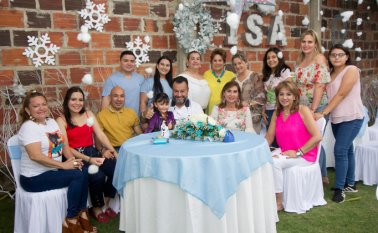 Ileana Lamprea, Darlyn Porras, Martín Porras, Felipe Barbosa, Jéssica Arciniegas, María Isabella Barbosa Arciniegas, Erik Arciniegas, Yolanda Rey de Colmenares, Luz Perla Perdomo, Fanny Cifuentes, Fanny de Molina, María Antonia Rozo,  Ángela María Molina, Ana Milena Merizalde y María Alejandra Molina.  Alfredo Estévez