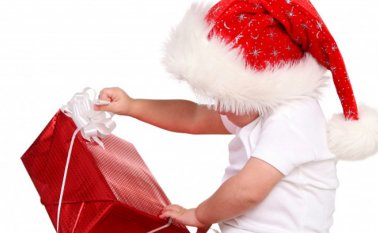 El exceso de juguetes puede tener consecuencias en la formación de los niños y niñas, en la construcción de su identidad y su esquema de valores. Freepik.es